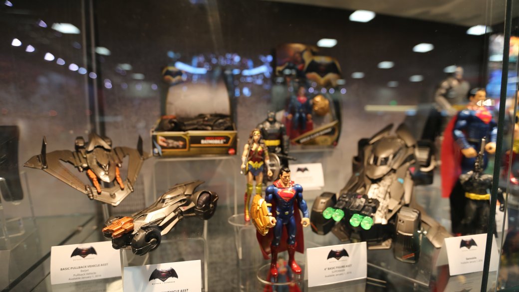 Костюмы, гаджеты и фигурки Бэтмена на Comic-Con 2015 - Изображение 35 Костюмы, гаджеты и фигурки Бэтмена на Comic-Con 2015 - Изображение 35