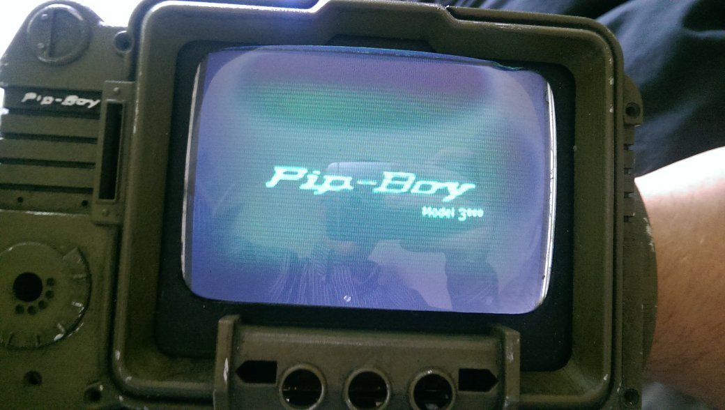 Фанат Fallout сделал PipBoy своими руками. - Изображение 1 Фанат Fallout сделал PipBoy своими руками. - Изображение 1