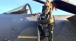Бри Ларсон готовится к роли Капитана Марвел. Актриса посетила военно-воздушную базу ВВС США. - Изображение 2