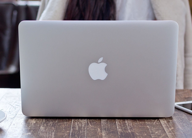 Новый патент от Apple предполагает замену клавиатуры MacBook на OLED-экран. - Изображение 1