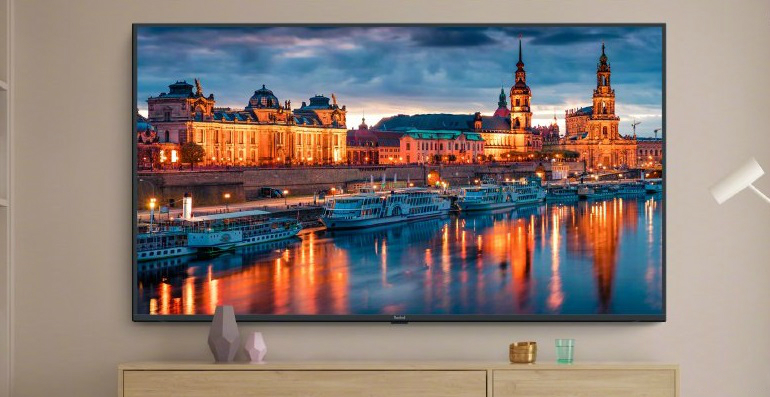 Xiaomi представила «умный» 70-дюймовый телевизор Redmi TV за 35 000 рублей